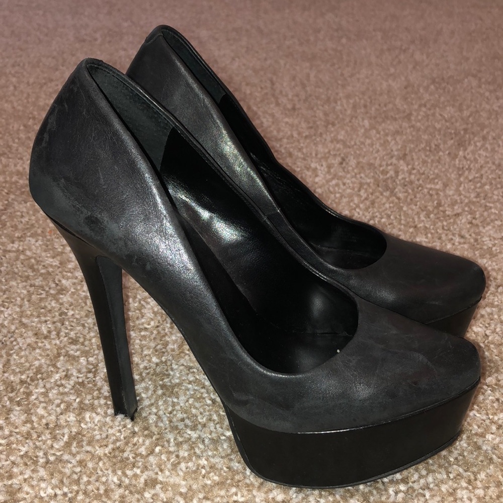 Jessica Simpson Black Platform Pumps